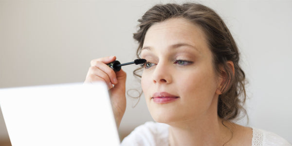 Remove stubborn waterproof mascara without losing eyelashes