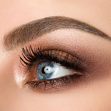 What are the little-known eye makeup tips?